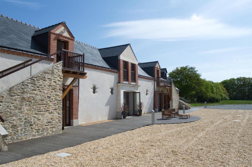 Hotel La Ferme Du Blanchot 2*